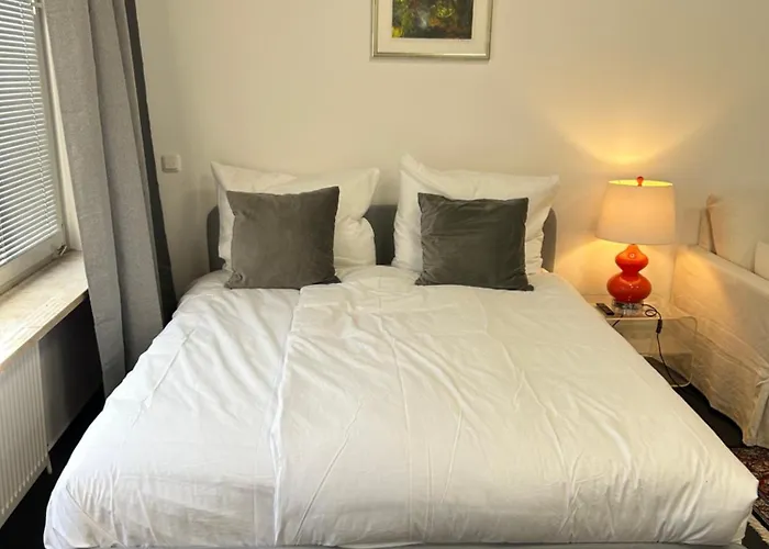 Apartment 35 Qm Großes Mit Eigenem Badezimmer In Den Elbvororten