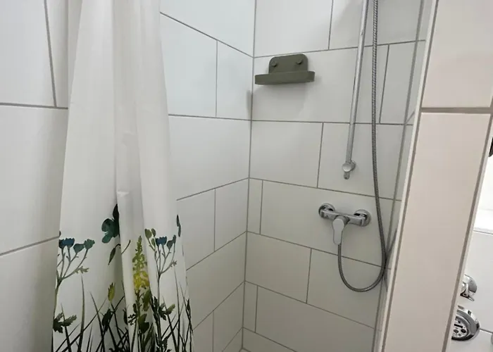 35 Qm Großes Mit Eigenem Badezimmer In Den Elbvororten Apartment Hamburg
