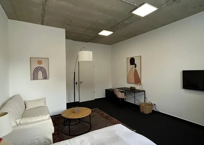 Apartment 35 Qm Großes Mit Eigenem Badezimmer In Den Elbvororten *